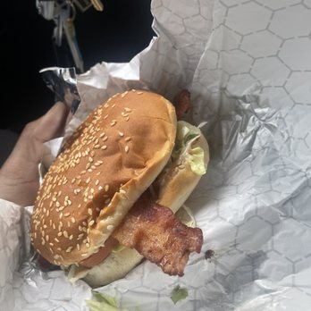 Broiler Bay - Bacon Cheeseburger - Burgers Near Me - Bellevue, Washington Broiler Bay - Bacon Cheeseburger - Burgers Near Me - Bellevue, Washington