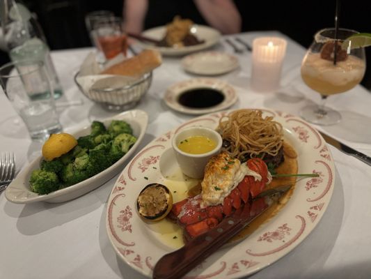 Maggiano's Little Italy by null