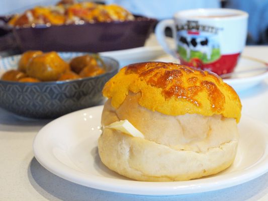 Chrisly Cafe by null