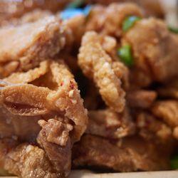 Pupukea Grindz - Garlic chicken (close up)