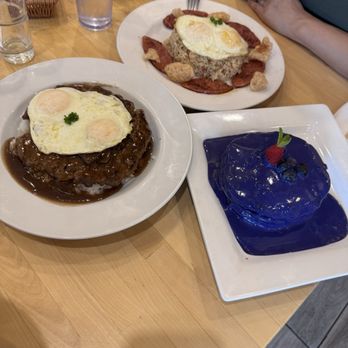 YogurStory - Ube Pancakes Hawaiian Loco Moco - Pancakes Near Me - Honolulu, Hawaii
