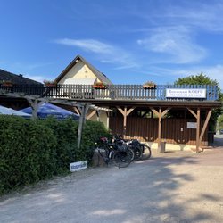 Korfu der Grieche am Bach