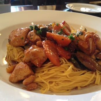 Merriman Hotel Restaurant - Chicken stir fry - Irish Near Me - Kinvarra, G Merriman Hotel Restaurant - Chicken stir fry - Irish Near Me - Kinvarra, G