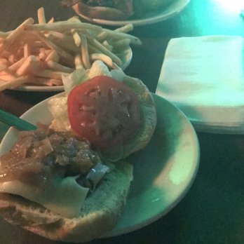 Zip's Cafe - Burger - Pubs Near Me - Cincinnati, Ohio