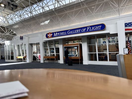 Milwaukee Mitchell International Airport by null