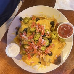Duffy's Bar & Grill - Grande Nachos with beef