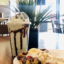 Power Up Nutrition - Mint Chocolate Protein Shake & Protein Waffles