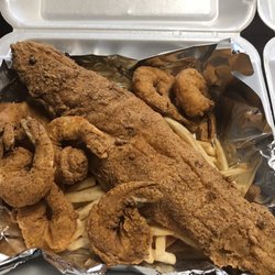 BGood Barbecue & Catering - Fish and Shrimp dinner with fries (PoBoy) $12