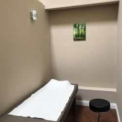 Westwood Acupuncture Clinic - Treatment room with light therapy for mood disorder.
