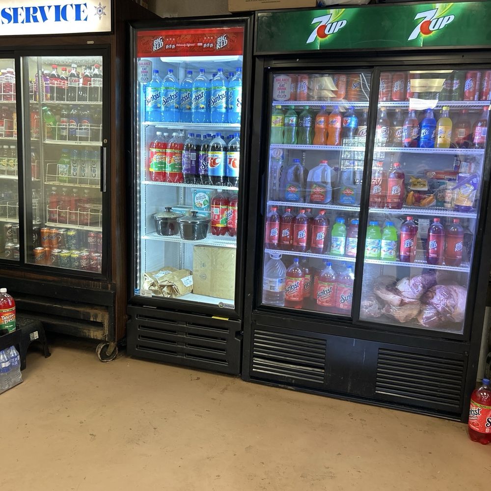 Davis Grocery and Bar-B-Q - Barbeque Near Me - Taylor, Texas Davis Grocery and Bar-B-Q - Barbeque Near Me - Taylor, Texas