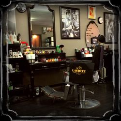 Pin ups And Pompadours - Barber shop