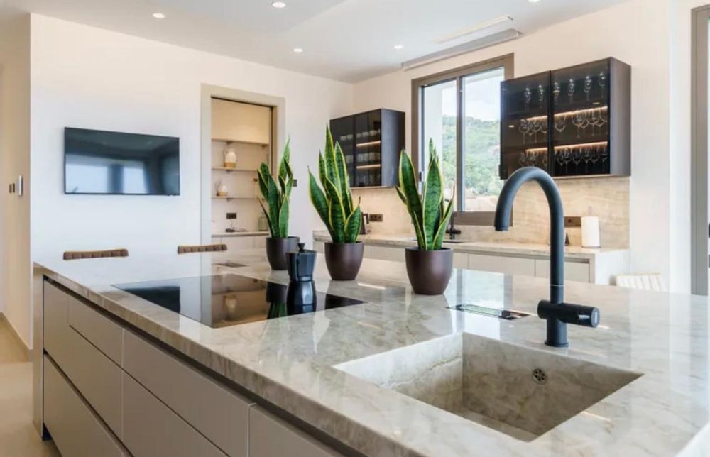 Slide of Top One Builders