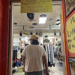 Anamaya Vintage Store - San Diego - Signage