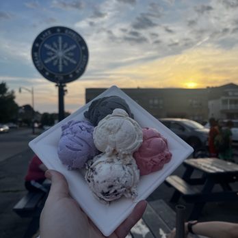 Lake Effect Artisan Ice Cream - Ice Cream & Frozen Yogurt Near Me - Buffalo, New York