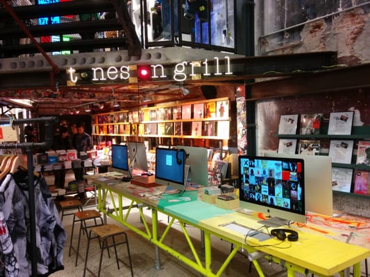 Urban Outfitters by null
