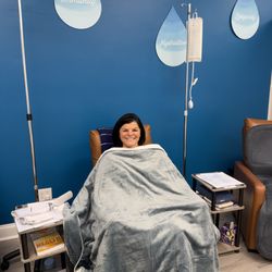 IV Drip Bar - Cozy with the electric blanket during IV.