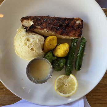 Vincent Hill Station Restaurant & Saloon - Mahi-mahi - Music Venues Near Me - Acton, California