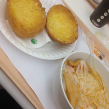 翠華餐廳 - Crispy Bun & Fish Balls & Fish Cakes w/Flat Rice Noodles in Fish Soup. - Hong Kong Style Cafe Near Me - Hong Kong, HK 翠華餐廳 - Crispy Bun & Fish Balls & Fish Cakes w/Flat Rice Noodles in Fish Soup. - Hong Kong Style Cafe Near Me - Hong Kong, HK