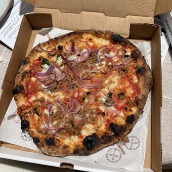 Simò Pizza - Midtown - sausage and onion - Pizza Near Me - New York, New York Simò Pizza - Midtown - sausage and onion - Pizza Near Me - New York, New York