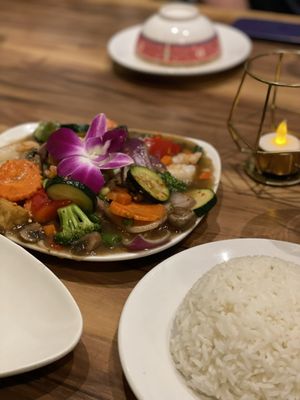 Flamin' Thai & Sushi Northeast by null