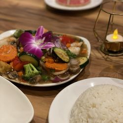 Flamin’ Thai - 44. Vegetable Rainbow Medley with shrimp (but apparently some tofu was put in instead of all shrimp)