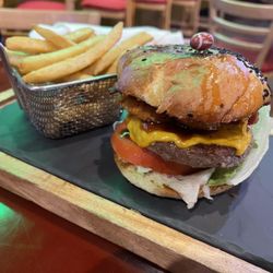 Champions - BBQ Bacon Burger