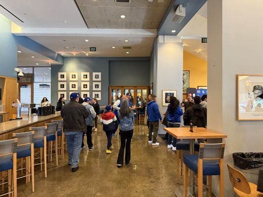 1000 Vin Scully Ave by null