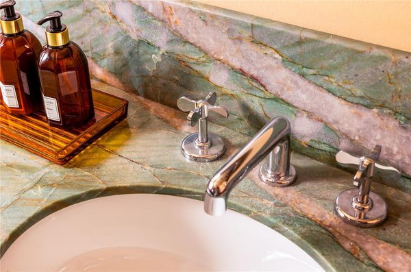 Hotel Daphne by null