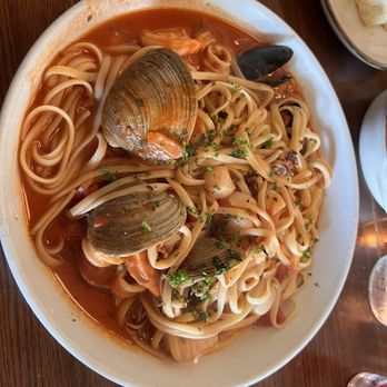 Youell's Oyster House - Seafood Fra Diablo - Seafood Near Me - Allentown, Pennsylvania Youell's Oyster House - Seafood Fra Diablo - Seafood Near Me - Allentown, Pennsylvania