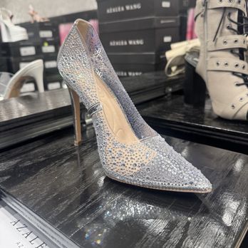 AKIRA - Accessories Near Me - Severn, Maryland