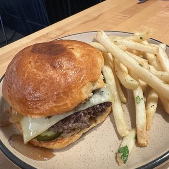 Native Fields - 8 oz Grass-Fed Burger - New American Near Me - Walnut, California Native Fields - 8 oz Grass-Fed Burger - New American Near Me - Walnut, California