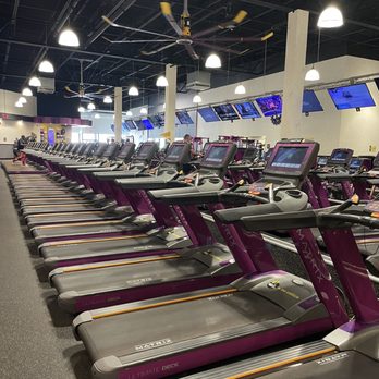 Planet Fitness - Huge cardio area - Gyms Near Me - Clinton, Iowa Planet Fitness - Huge cardio area - Gyms Near Me - Clinton, Iowa