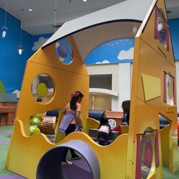 Free indoor kids playarea
