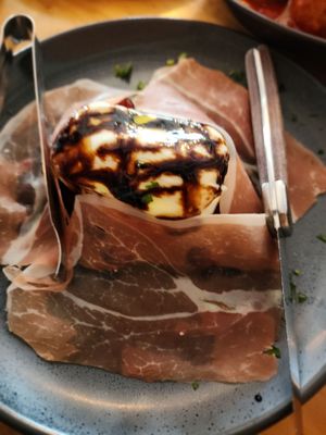 Burrata by null