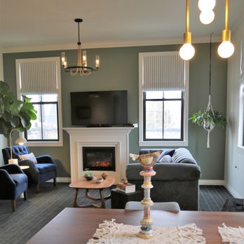 Atticus Hotel - Howard Hughes suite sitting area - Hotels Near Me - McMinnville, Oregon Atticus Hotel - Howard Hughes suite sitting area - Hotels Near Me - McMinnville, Oregon