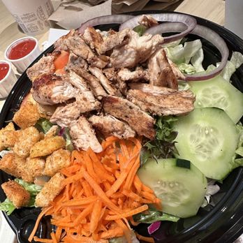 Habit Burger & Grill - Grilled Chicken Salad - Burgers Near Me - Sacramento, California Habit Burger & Grill - Grilled Chicken Salad - Burgers Near Me - Sacramento, California