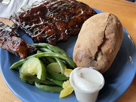 Red Parka Steakhouse & Pub by null