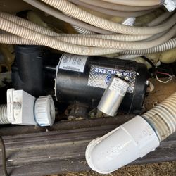 Luna’s Hot Tub Service - Replacing pump