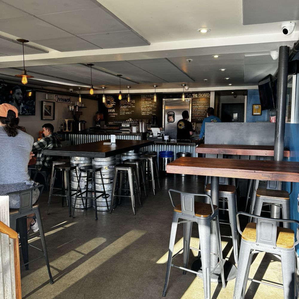 Hermosa Brewing - Interior - Brewpubs Near Me - Hermosa Beach, California Hermosa Brewing - Interior - Brewpubs Near Me - Hermosa Beach, California
