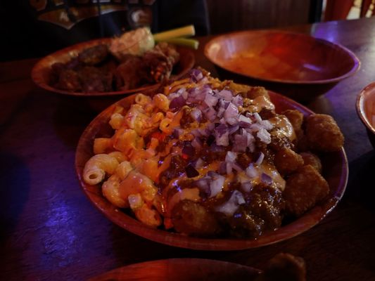 Vindicktive Bar and Wings by null