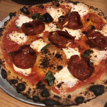 Roberta's - Bee sting - Pizza Near Me - Culver City, California