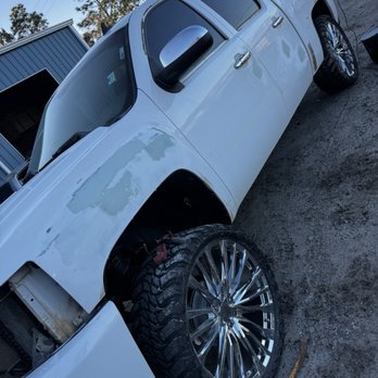 1. Coastline Auto Body