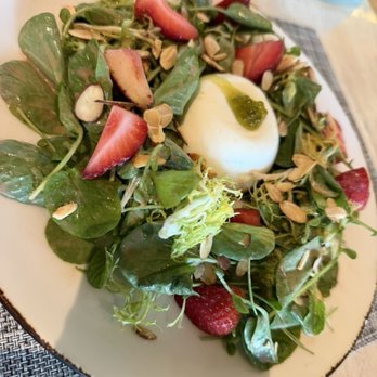State Fare Bar & Kitchen - Strawberry burrata salad - New American Near Me - Rancho Mirage, California