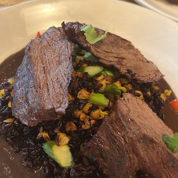 True Food Kitchen - 100% grass-fed beef, grilled corn, asparagus, sweety drop peppers, regenerative black rice, black garlic vinaigrette GF - Salad Near Me - Miami, Florida