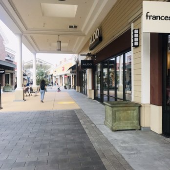 Norfolk Premium Outlets - Outlet Stores Near Me - Norfolk, Virginia Norfolk Premium Outlets - Outlet Stores Near Me - Norfolk, Virginia