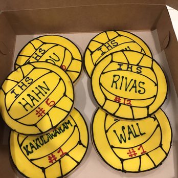 Mamolo's Fine Pastries - Bakeries Near Me - Irvine, California