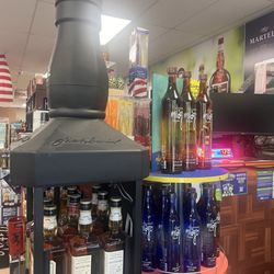 Coosaw Liquor and Wine - Displays