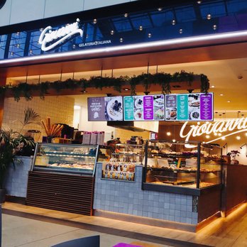 Giovanni - The facade! - Ice Cream & Frozen Yogurt Near Me - Barcelona, B