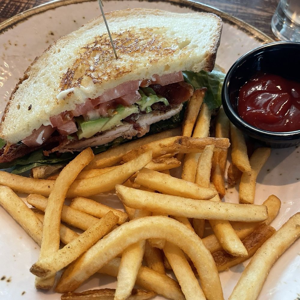 Henry's Tavern - Breakfast & Brunch Near Me - Portland, Oregon