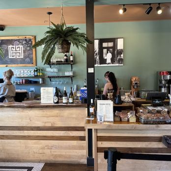 Hansa Coffee Roasters - Lake Bluff - a view of the counter - Coffee & Tea Near Me - Lake Bluff, Illinois Hansa Coffee Roasters - Lake Bluff - a view of the counter - Coffee & Tea Near Me - Lake Bluff, Illinois